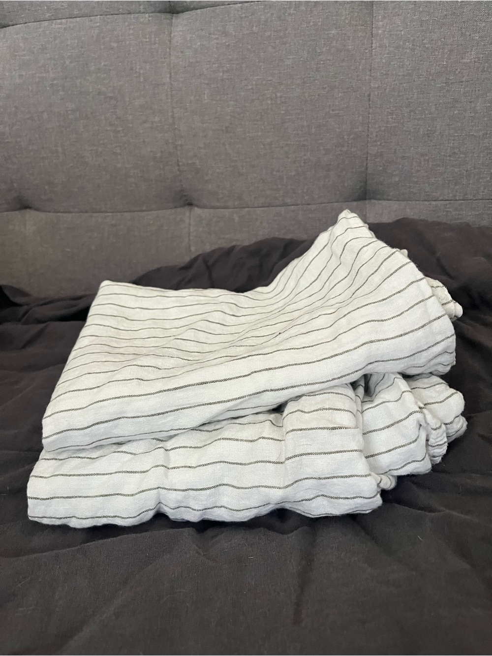 Brook linen washed european linen pillowcase set — pinstripe in fresh moss - Picture 3 of 4